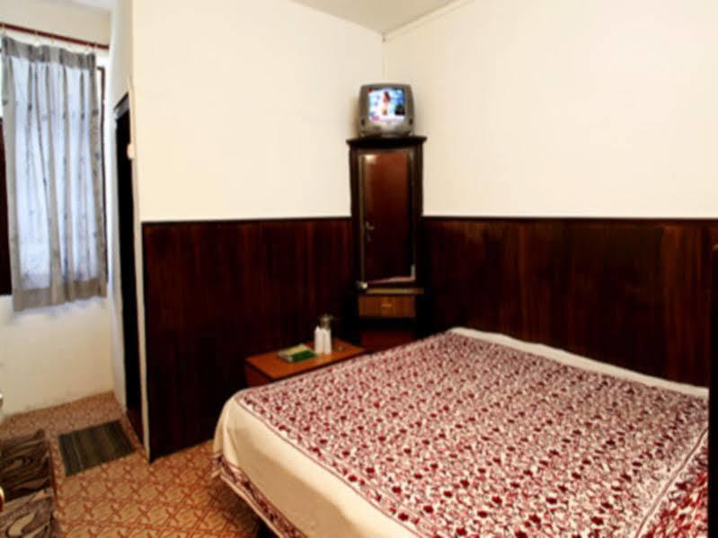 Hotel Surya Kiran ムスーリー エクステリア 写真